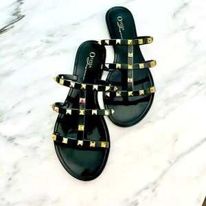 OLIVIA JAYMES BLACK AND GOLD STUDDED SANDALS- Size 39/8